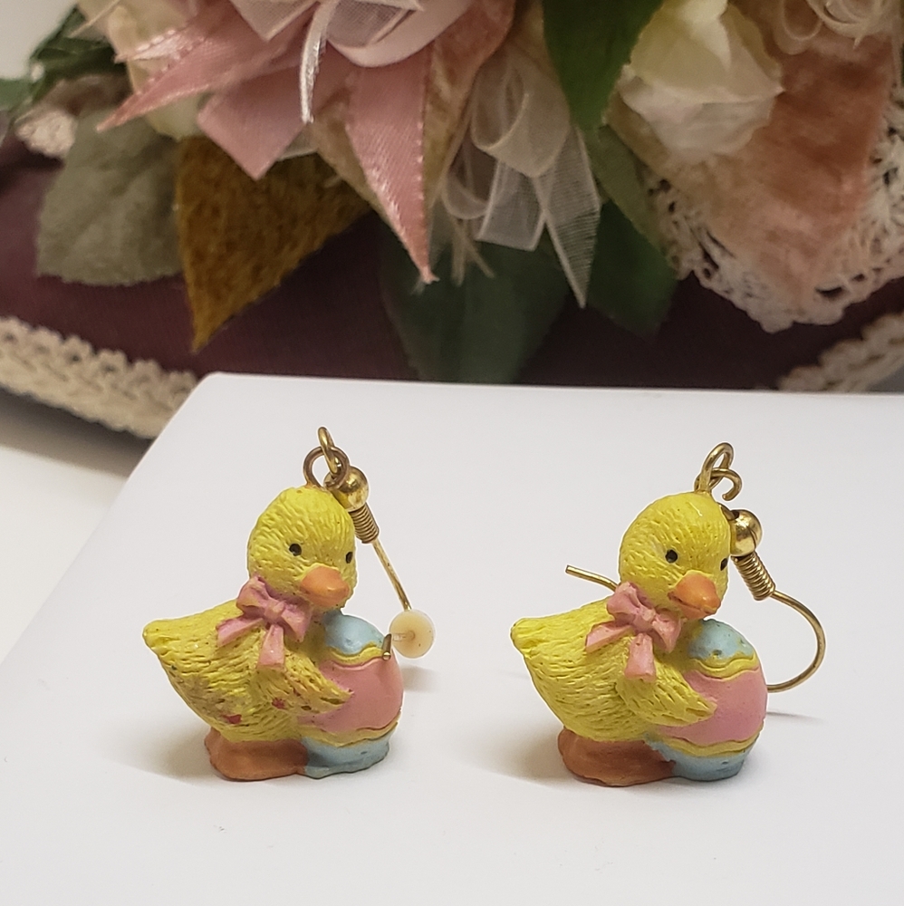 Adorable Vintage Easter Egg & Duck Earrings